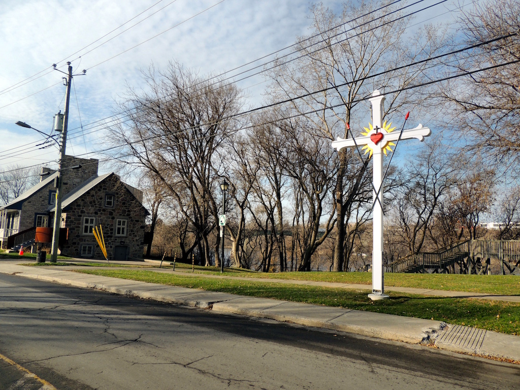 # montréal (montréal-nord) boulevard gouin est et rue garon Gérald Arbour N3