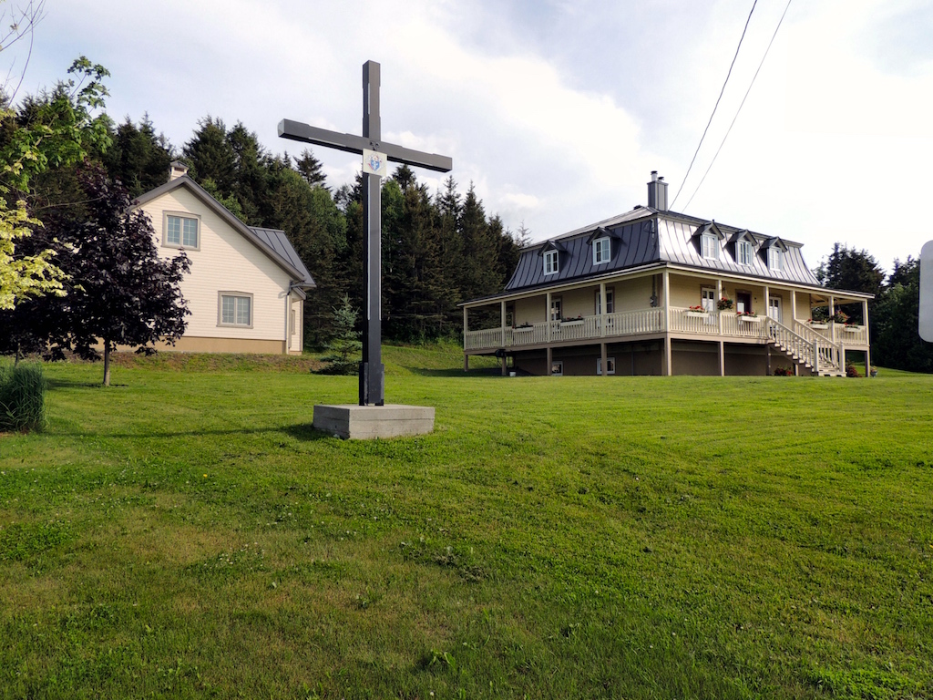 # sainte-luce qc-549 rang 3 est de saint-anaclet Gérald Arbour N1