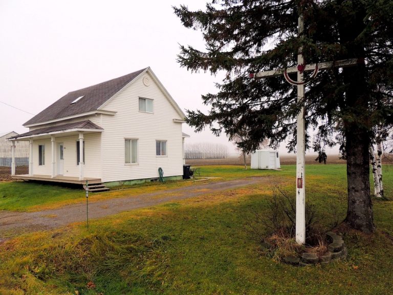 SaintAmbroisedeKildare » Les croix de chemin au Québec